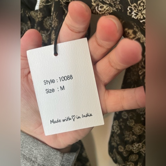 Japna Wrap Around Crop Top with Floral Print - Picture 3 of 9